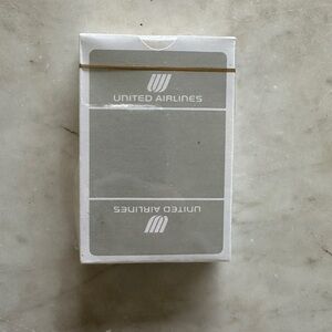 VINTAGE SEALED PACK OF UNITED AIR LINES PLAYING CARDS